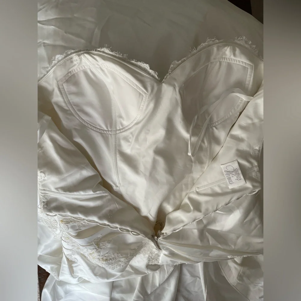 Symphony of Venus wedding gown dress ivory A-Line NWT ~ - Picture 7 of 13